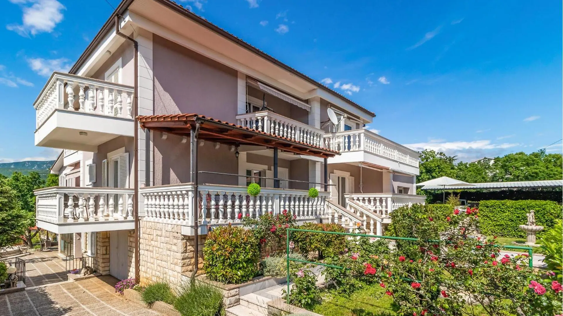 Lovely Apartment In Jadranovo With Wifi